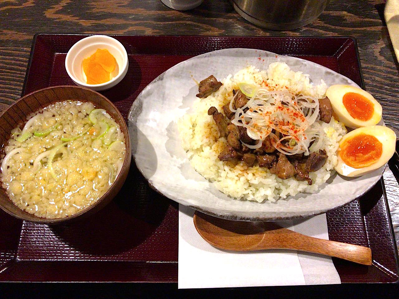 モツ鍋の店で食べるレバ丼で午後もガッツ ガッツ 紀尾井町 麹町ランチブログ