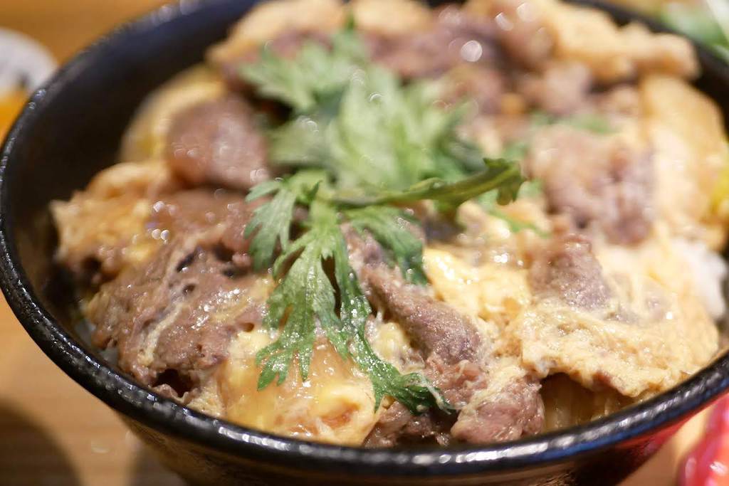 とろーり下仁田ネギのすき焼き丼
