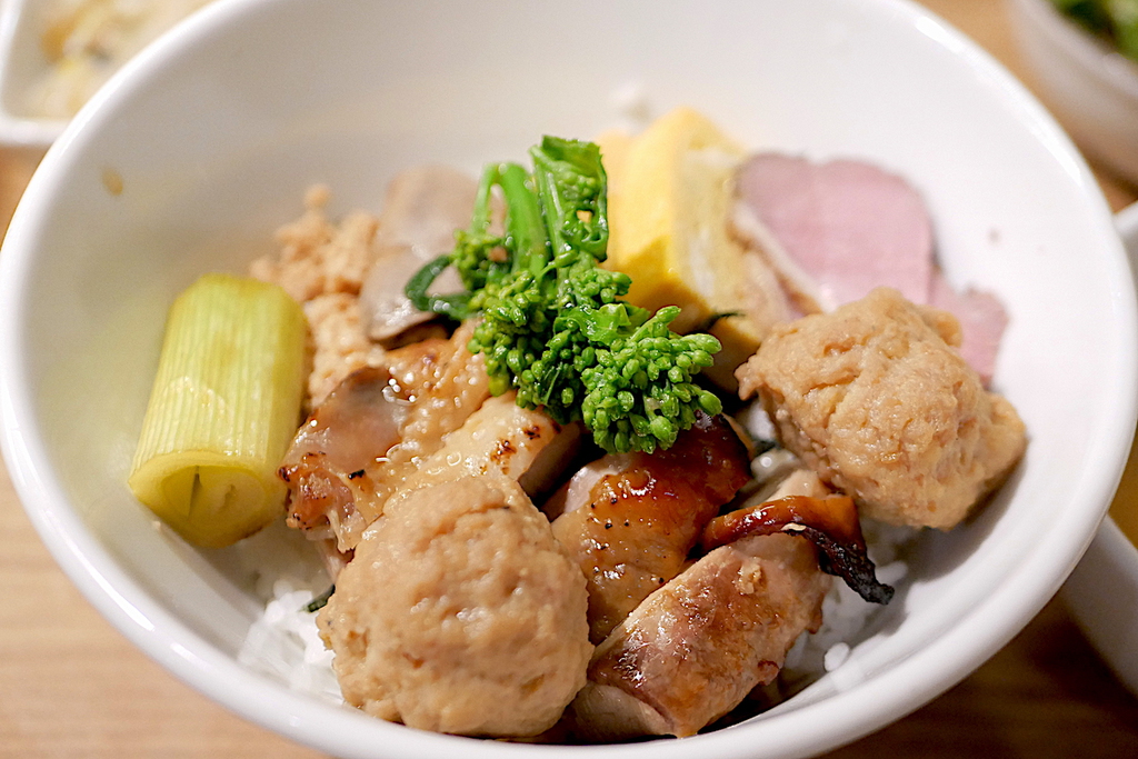 その名も肉丼